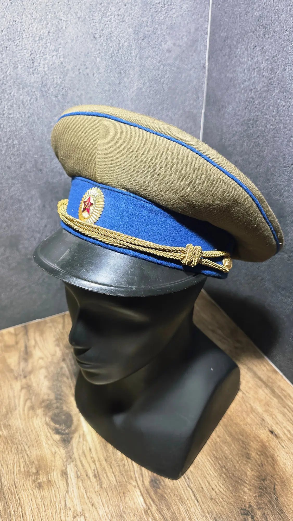 Vintage Caps, Berets & Ushankas