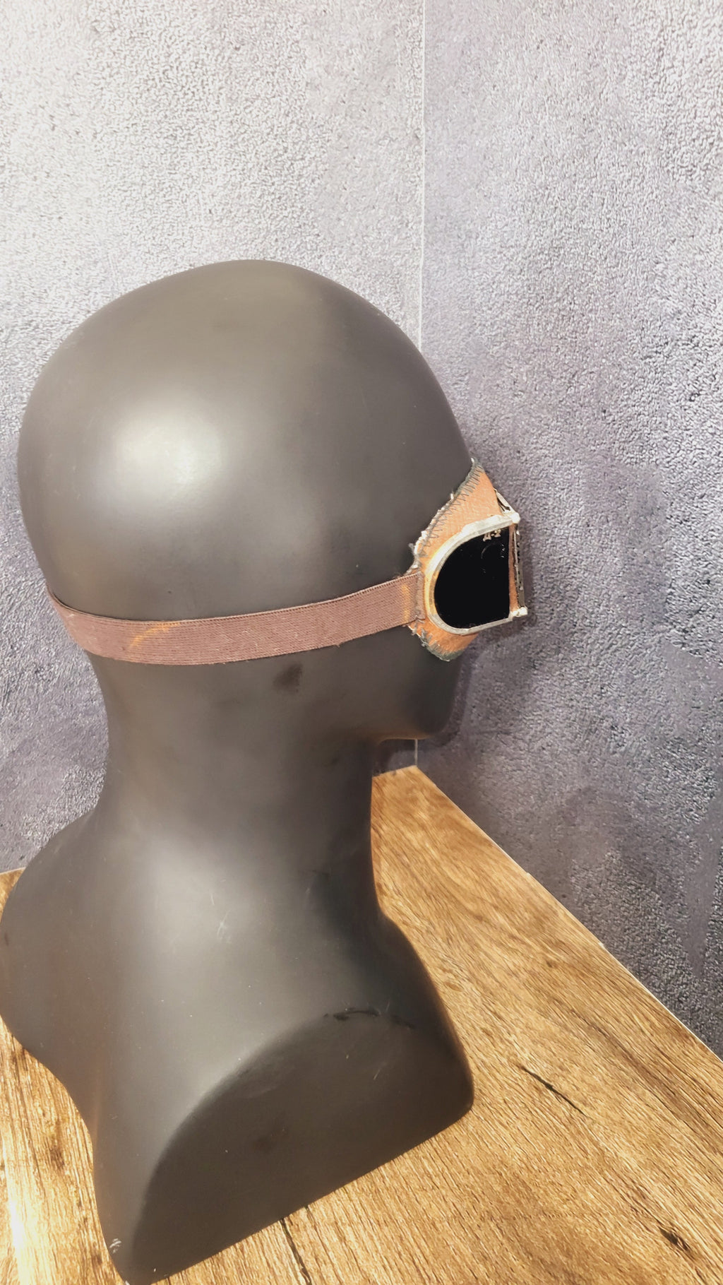 Soviet USSR ZN8-72 Protective Goggles With Case Manual Dark Lens Glasses